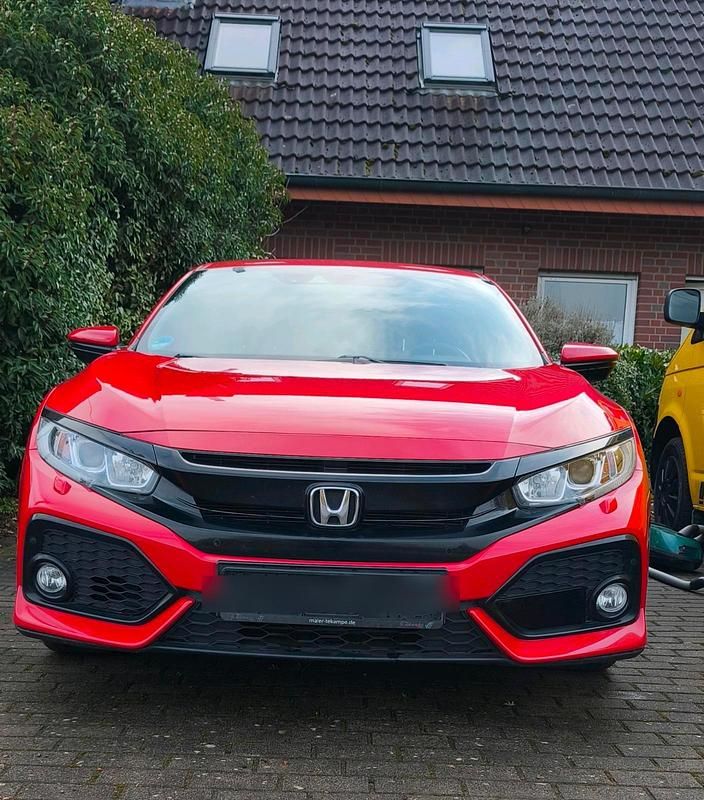 Gebraucht Honda Civic 129 PS (94 kW) 2018 Rot Limousine