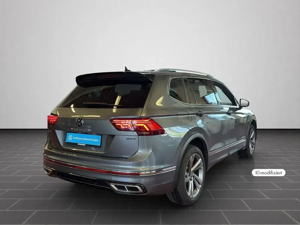 Gebraucht VW Tiguan Allspace R-line 200 PS (147 kW) 2023 Platinum grey metallic (metallic) SUV
