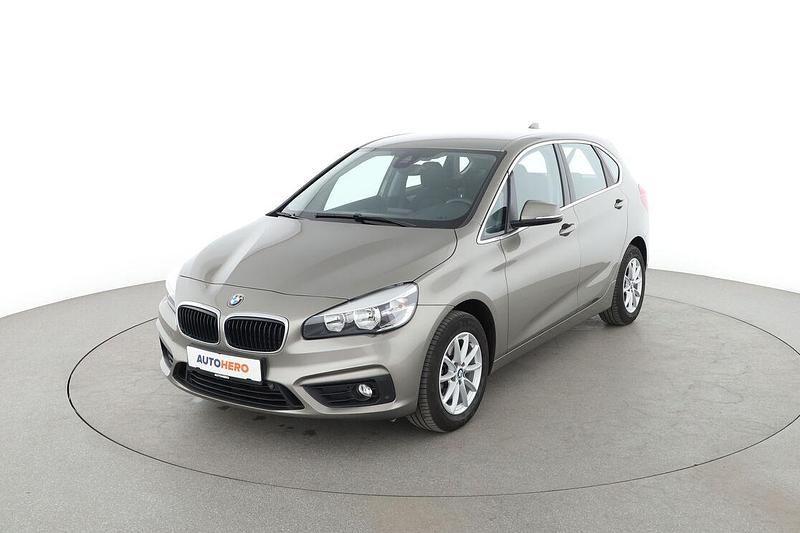 Grau Gebraucht 2017 BMW 220 Active Tourer Advantage Van / Kleinbus | 16.430 € (Guter Preis) - Bild 1/3