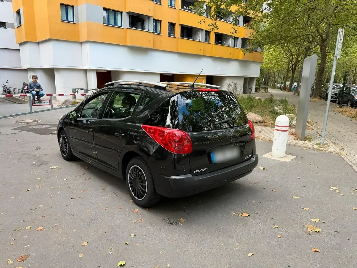 Gebraucht Peugeot 207 95 PS (69 kW) 2008 Schwarz Kombi