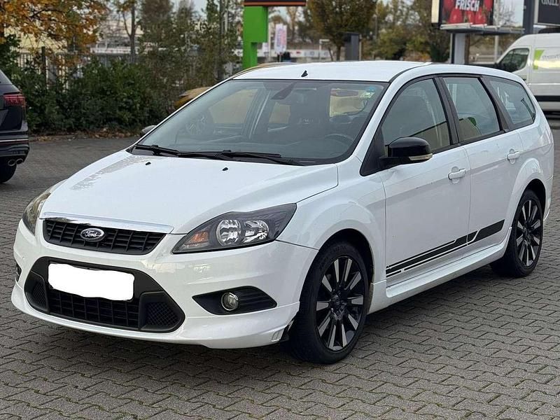Gebraucht Ford Focus Ghia 125 PS (91 kW) 2010 Silber Kombi