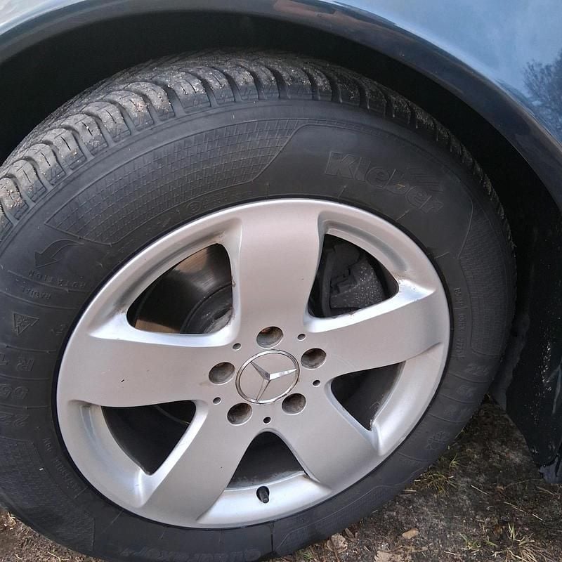 Gebraucht Mercedes E200 163 PS (119 kW) 2003 Andere farben Kombi