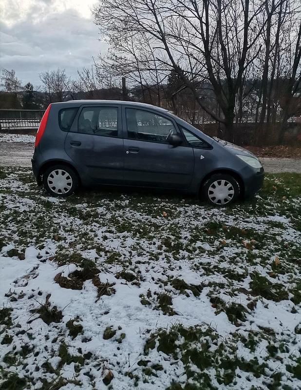 Grau Gebraucht 2004 Mitsubishi Colt Van / Kleinbus | 490 € (Superpreis) - Bild 1/4
