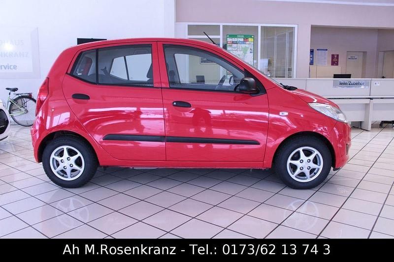 Gebraucht Hyundai i10 69 PS (50 kW) 2013 Rot Kleinwagen