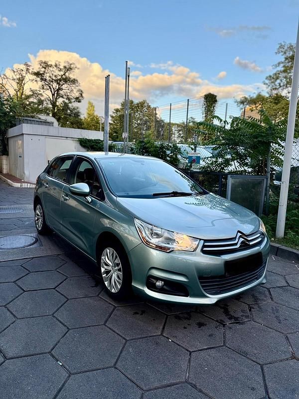 Grün Gebraucht 2012 Citroën C4 Limousine | 3.800 € (Fairer Preis) - Bild 1/4