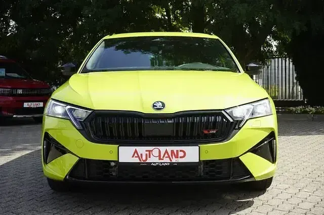 Neu Skoda Octavia RS 265 PS (194 kW) 2025 Grün Kombi