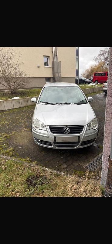 Gebraucht VW Polo Trendline 80 PS (58 kW) 2009 Silber Kleinwagen