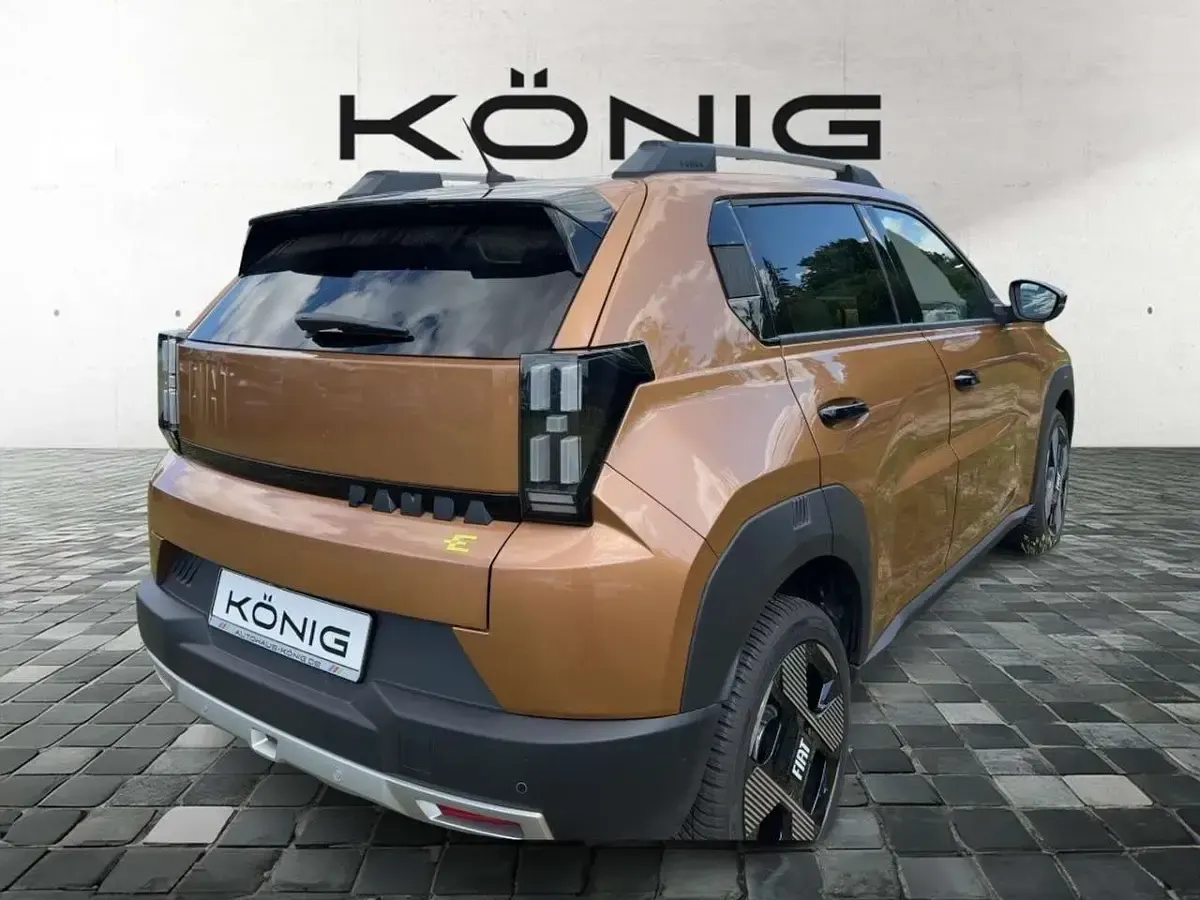Gebraucht Fiat Grande Panda La Prima 83 kW (113 PS) 2025 Luna bronze Kleinwagen