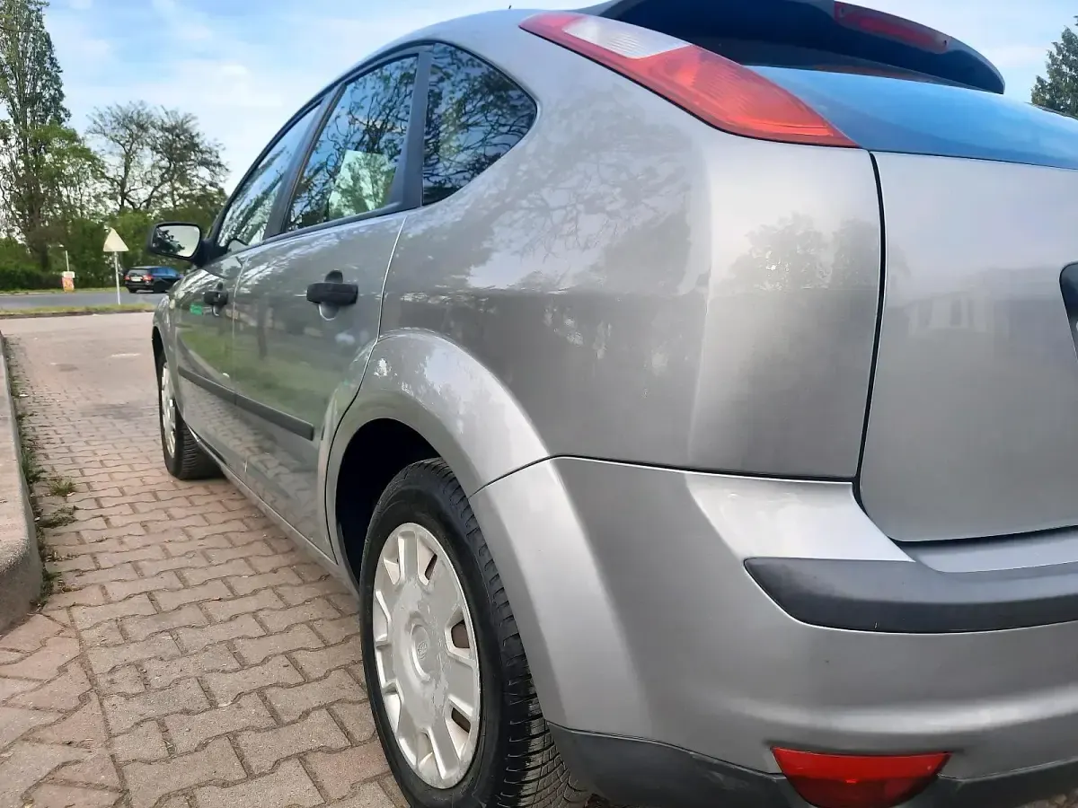 Brugt Ford Focus 100 HK (73 kW) 2005 Hatchback
