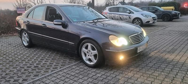 Violet Gebraucht 2001 Mercedes C320 Avantgarde Limousine | 1.850 € (Guter Preis) - Bild 1/4