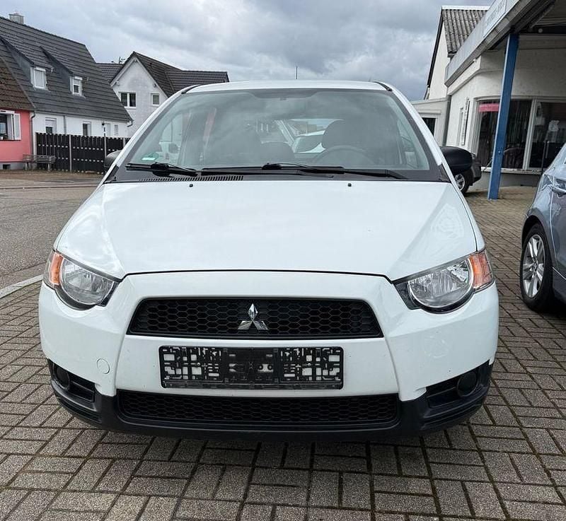 Gebraucht Mitsubishi Colt Inform 75 PS (55 kW) 2013 Weiß Limousine