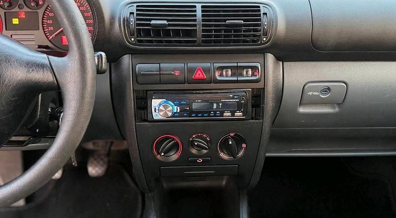 Second-hand Seat Leon 105 CP (77 kW) 2001 Roșu Hatchback