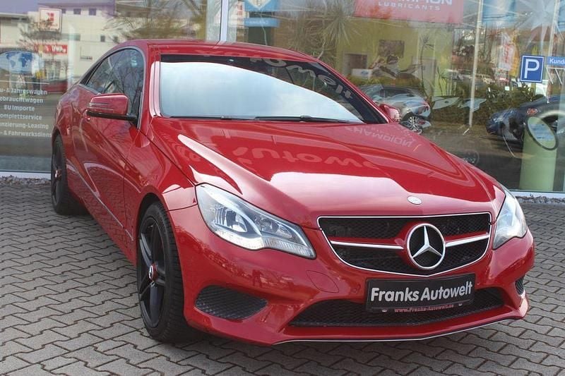 Gebraucht Mercedes E350 258 PS (189 kW) 2015 Rot Coupé