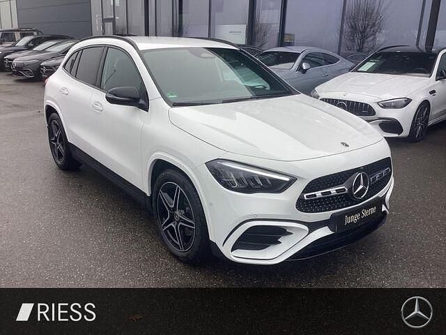 Gebraucht Mercedes GLA200 Night 163 PS (119 kW) 2024 Weiss SUV