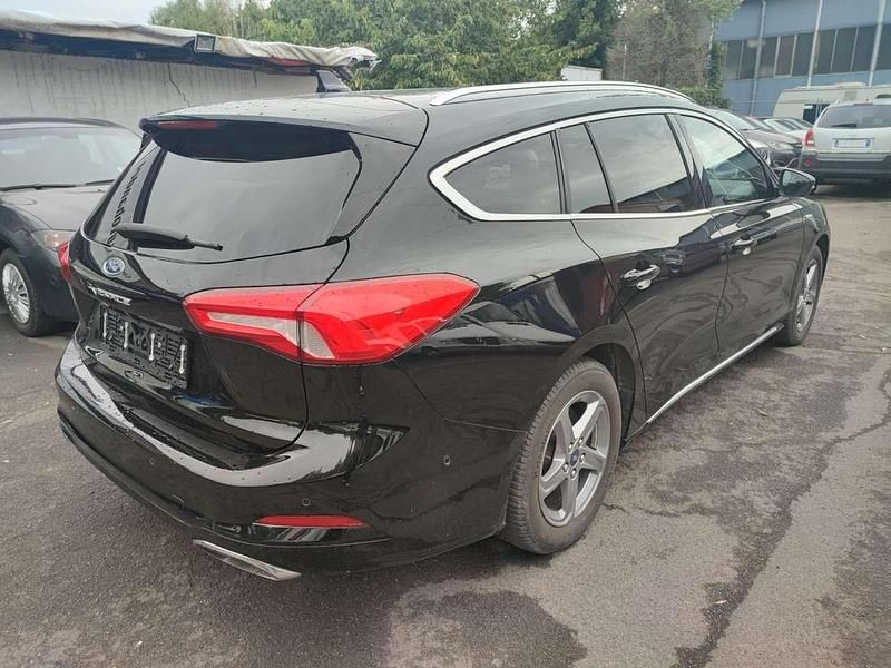 Gebraucht Ford Focus Vignale 150 PS (110 kW) 2020 Agate black Kombi