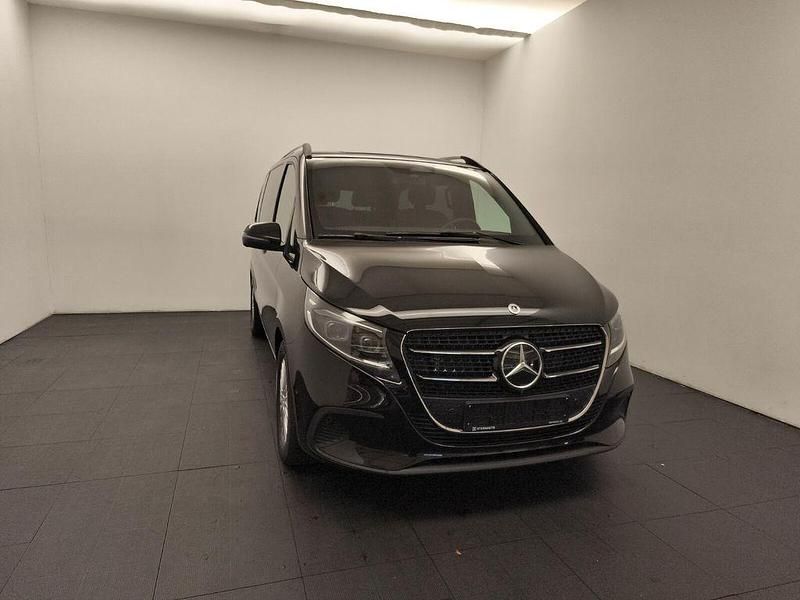 Gebraucht Mercedes V250 Style 190 PS (139 kW) 2025 Obsidianschwarz metallic Van / Kleinbus