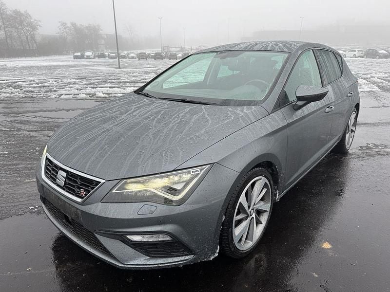 Grau Gebraucht 2018 Seat Leon FR Limousine | 9.800 € (Superpreis) - Bild 1/4