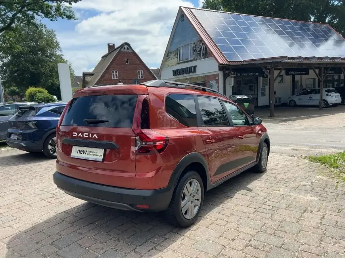 Gebraucht Dacia Jogger Expression 110 PS (80 kW) 2023 Braun Van / Kleinbus