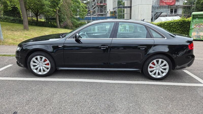 Schwarz Gebraucht 2012 Audi A4 Limousine | 7.200 € (Superpreis) - Bild 1/4
