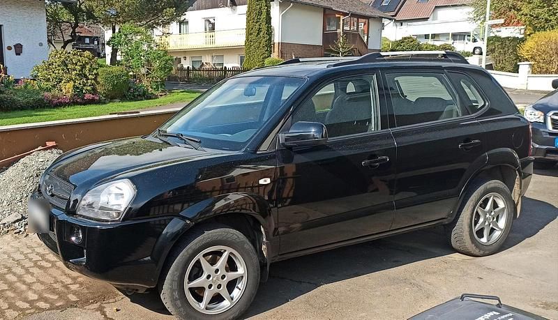 Second-hand Hyundai Tucson 140 CP (102 kW) 2007 Negru SUV