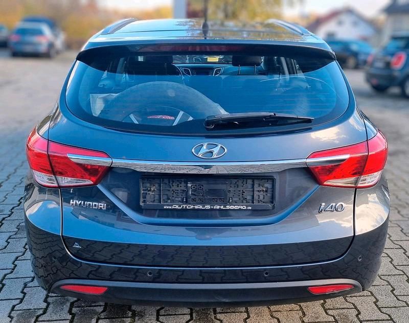 Gebraucht Hyundai i40 Edition 135 PS (99 kW) 2013 Grau Kombi