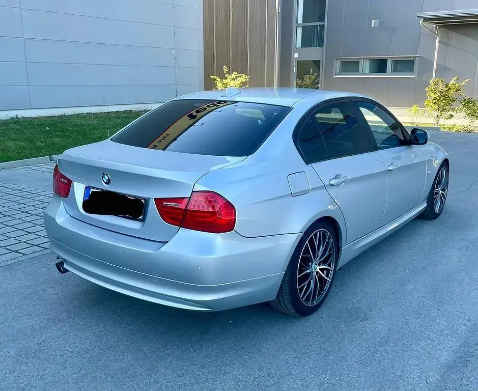 Gebraucht BMW 320 Exclusive 170 PS (125 kW) 2011 Silber Limousine