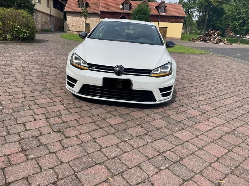 Weiß Gebraucht 2014 VW Golf VII R Limousine | 25.000 € - Bild 1/4