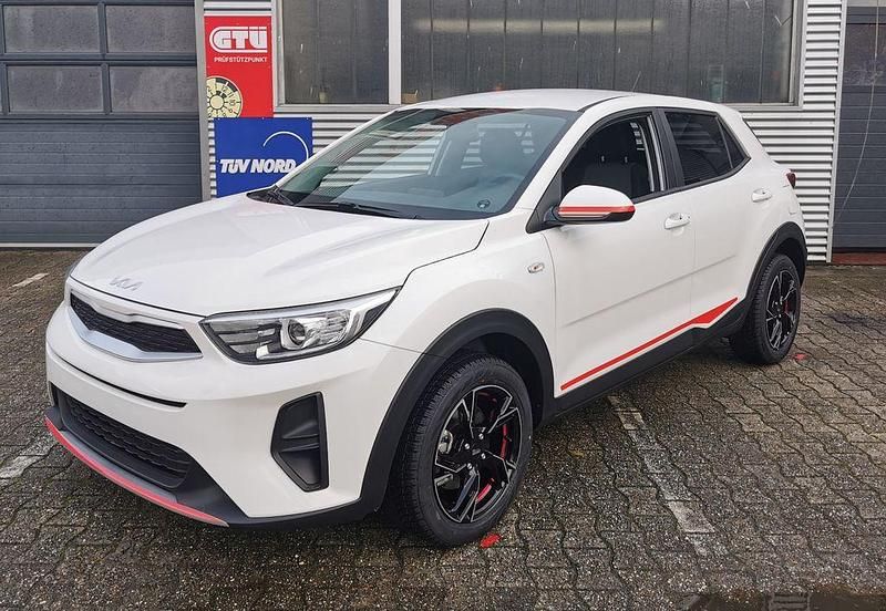 Weiß Gebraucht 2023 Kia Stonic GT-Line SUV | 18.490 € (Fairer Preis) - Bild 1/4