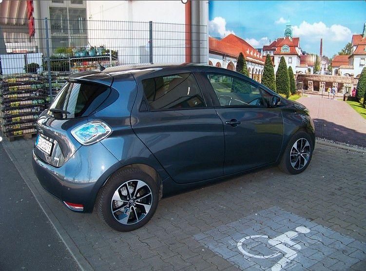 Grau Gebraucht 2017 Renault Zoe Intens Kleinwagen | 9.900 € (Etwas zu teuer) - Bild 1/4