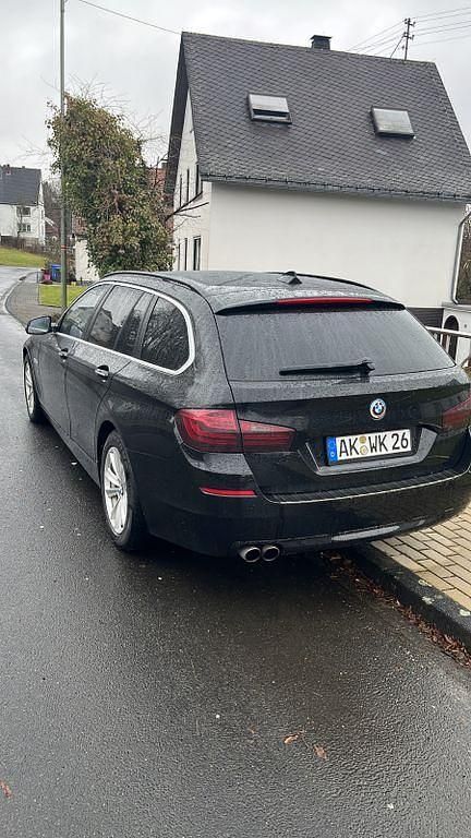 Gebraucht BMW 520 Sport Line 184 PS (135 kW) 2014 Schwarz Kombi
