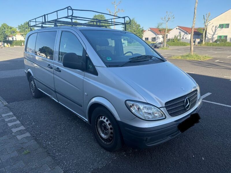 Grau Gebraucht 2005 Mercedes Vito Van / Kleinbus | 3.599 € (Guter Preis) - Bild 1/4