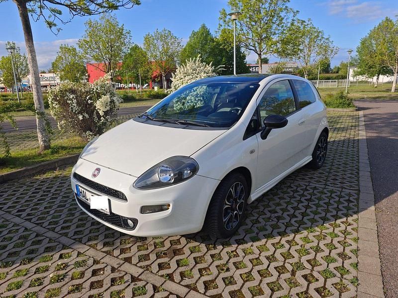 Weiß Gebraucht 2013 Fiat Punto Kleinwagen | 2.990 € (Fairer Preis) - Bild 1/4