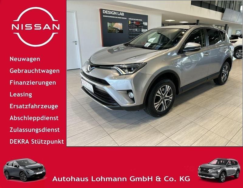 Lichtsilber metallic Gebraucht 2017 Toyota RAV4 Hybrid Edition-S SUV | 20.950 € (Fairer Preis) - Bild 1/4