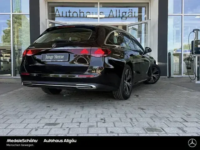Gebraucht Mercedes E220 Avantgarde 197 PS (144 kW) 2025 Lack obsidianschwarz Kombi