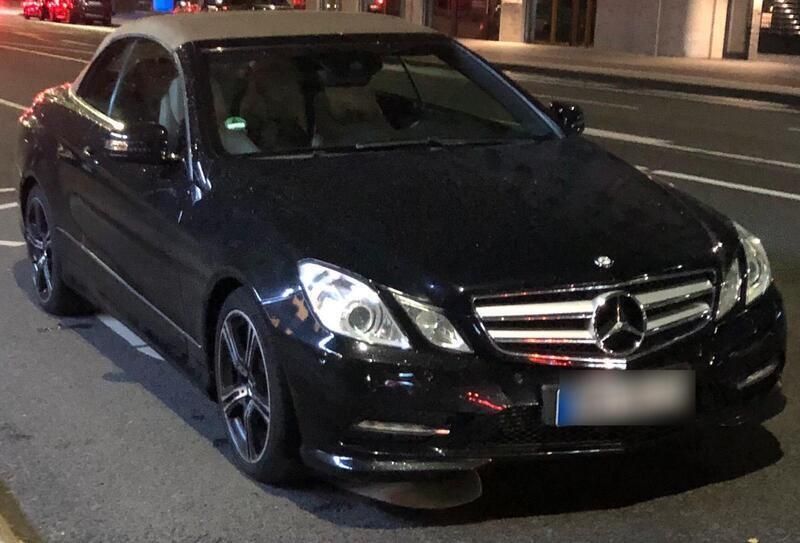 Schwarz Gebraucht 2012 Mercedes E250 Cabrio | 11.000 € (Superpreis) - Bild 1/4