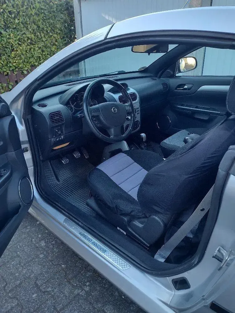 Gebraucht Opel Tigra 90 PS (66 kW) 2005 Silber Cabrio