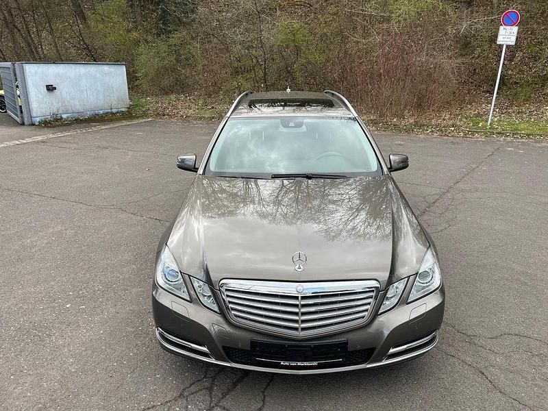 Gebraucht Mercedes E300 231 PS (169 kW) 2012 Grau Kombi