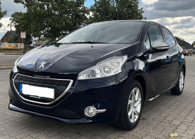 Blau Gebraucht 2013 Peugeot 208 Style Kleinwagen | 4.500 € (Guter Preis) - Bild 1/4
