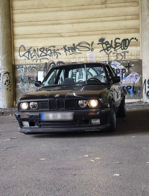 Gebraucht BMW 318 Performance 113 PS (83 kW) 1989 Schwarz Coupé