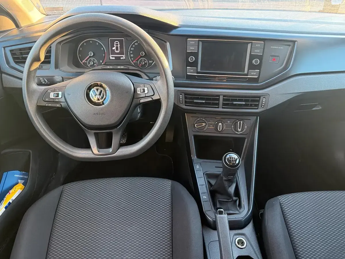 Gebraucht VW Polo Comfortline 60 PS (44 kW) 2017 Weiß Kleinwagen