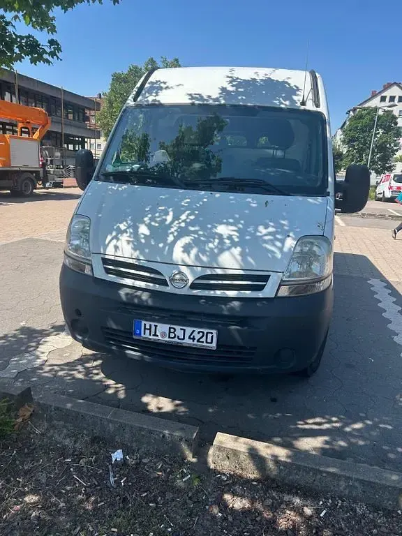 Gebraucht Nissan Interstar 120 PS (88 kW) 2009 Weiß Van