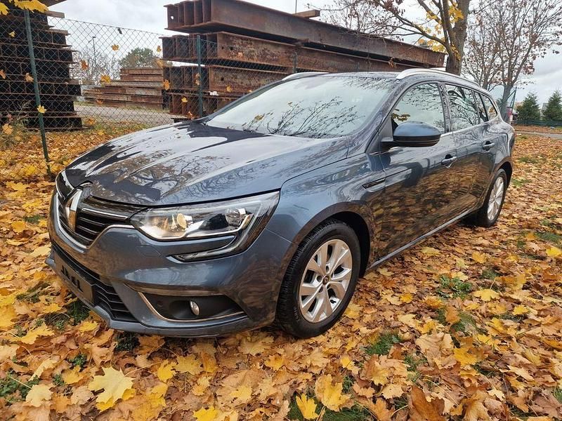 Grau Gebraucht 2018 Renault Mégane IV LIMITED Limousine | 6.999 € (Guter Preis) - Bild 1/4
