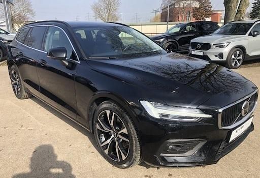 Usado Volvo V60 Core 197 HP (144 kW) 2025 Preto Carrinha