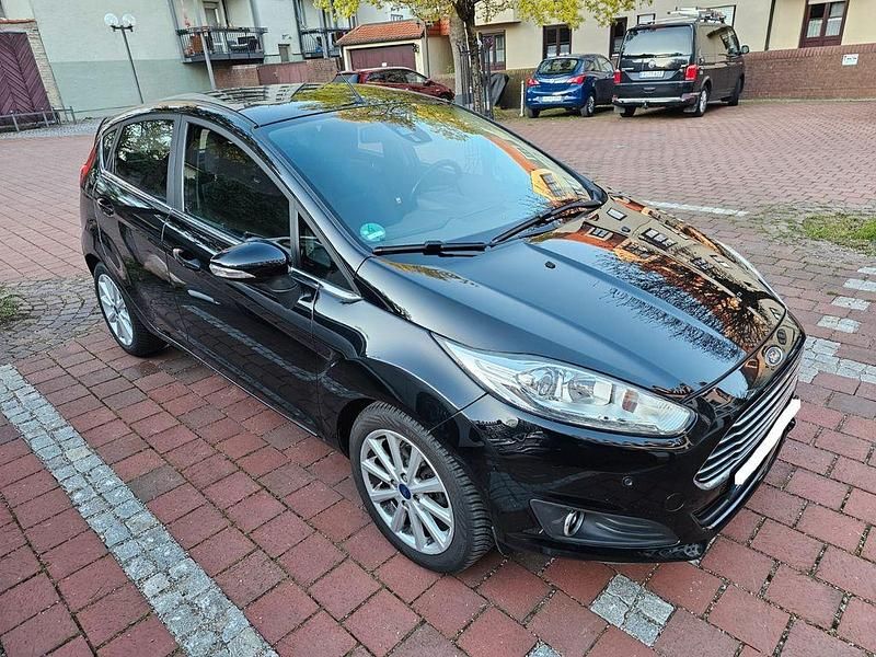Gebraucht Ford Fiesta Titanium 95 PS (69 kW) 2016 Schwarz Limousine