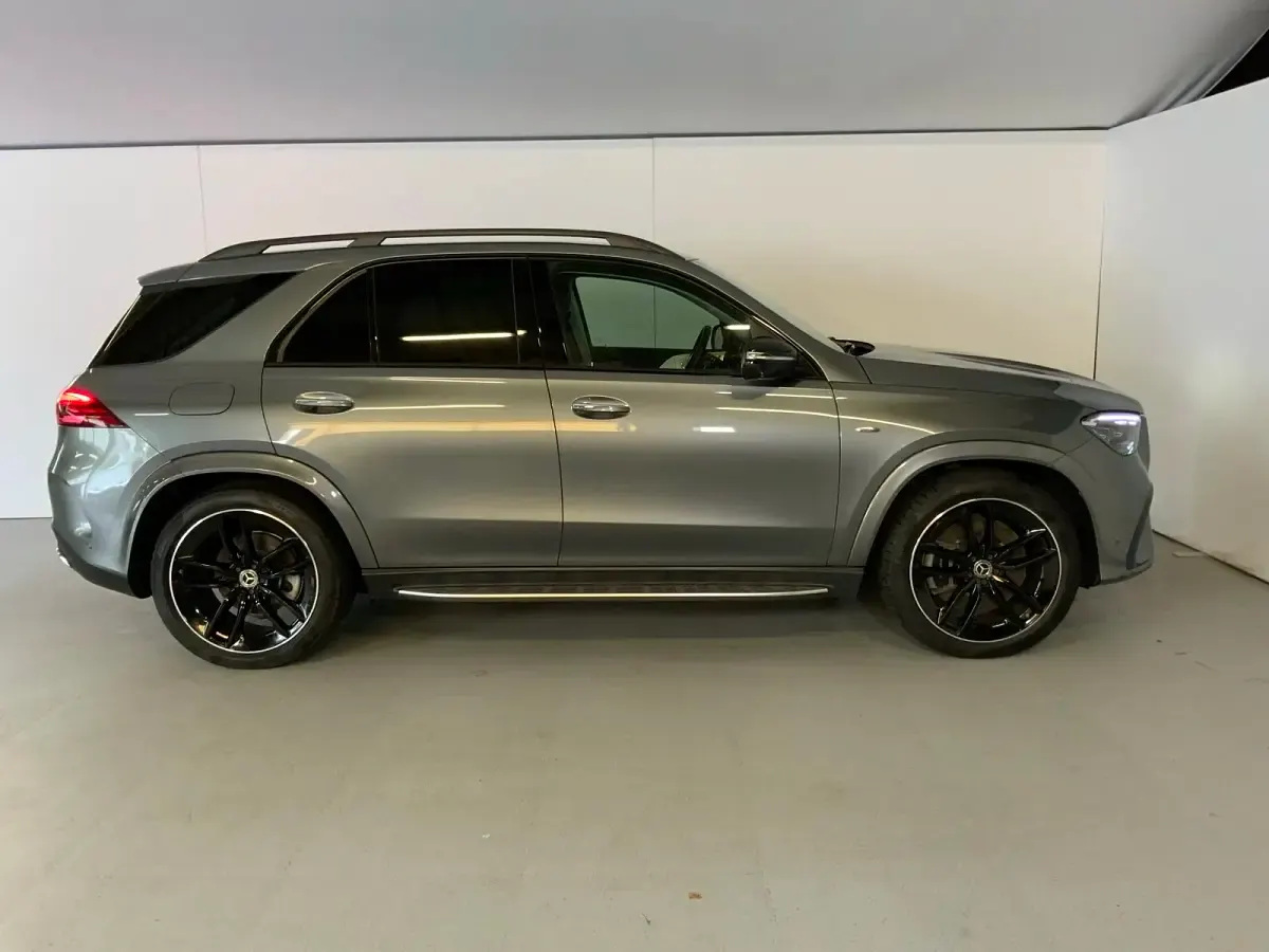 Gebraucht Mercedes GLE400 AMG 251 PS (184 kW) 2025 Metalliclack selenitgrau SUV