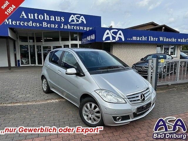 Silber Gebraucht 2009 Mercedes A180 Limousine | 4.990 € (Etwas zu teuer) - Bild 1/3