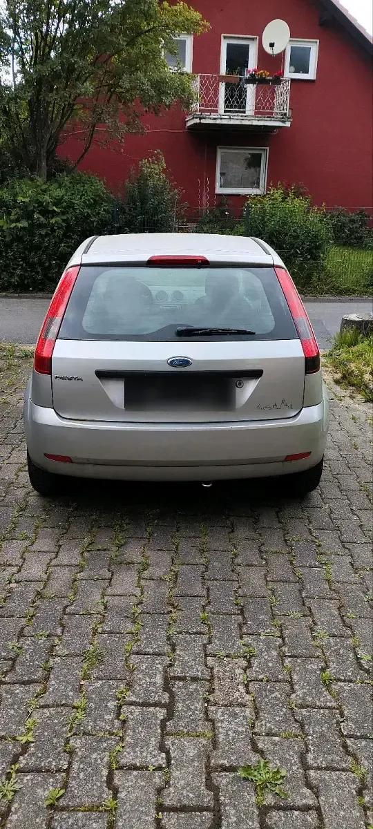 Gebraucht Ford Fiesta 70 PS (51 kW) 2004 Silber Kleinwagen