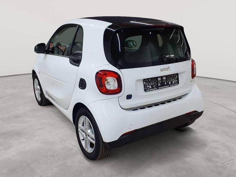 Gebraucht Smart ForTwo Coupé 60 kW (82 PS) 2022 Tridion sicherheitszelle in weiß Coupé