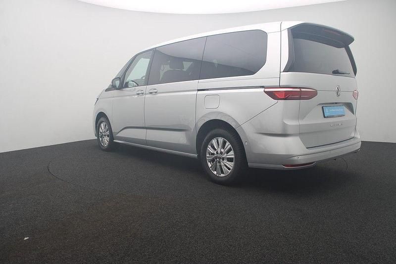 Second-hand VW Multivan Life 150 CP (110 kW) 2024 Argintiu Monovolum