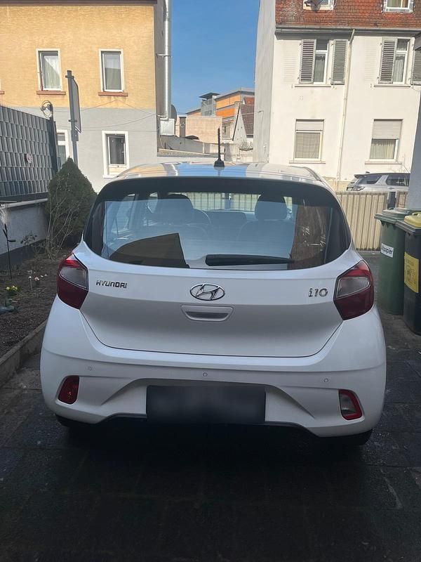 Gebraucht Hyundai i10 67 PS (49 kW) 2022 Weiß Kleinwagen